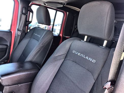 Used 2020 Jeep Gladiator Overland image 11