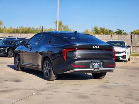 New 2025 Kia K4 LXS image 3