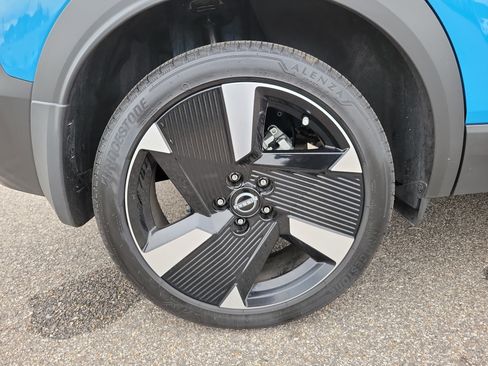 Used 2025 Nissan Kicks SR w/ Illumination Package image 26