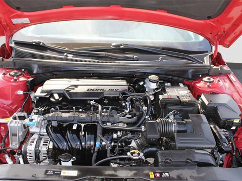 Used 2025 Hyundai Elantra SEL image 24