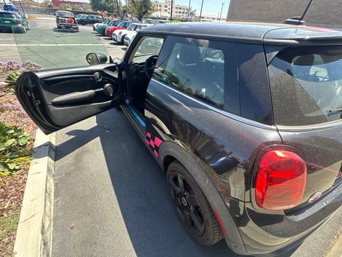 Used 2024 MINI Cooper SE FWD image 5