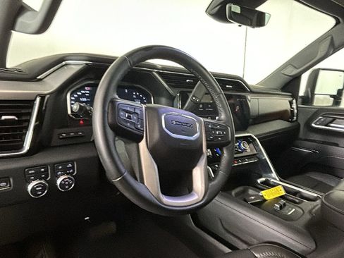 Used 2024 GMC Sierra 2500 Denali w/ Denali Reserve Package AWD/4WD image 16