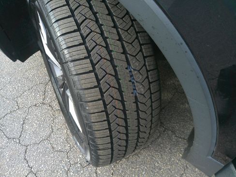 Used 2022 Volkswagen Tiguan SE image 15