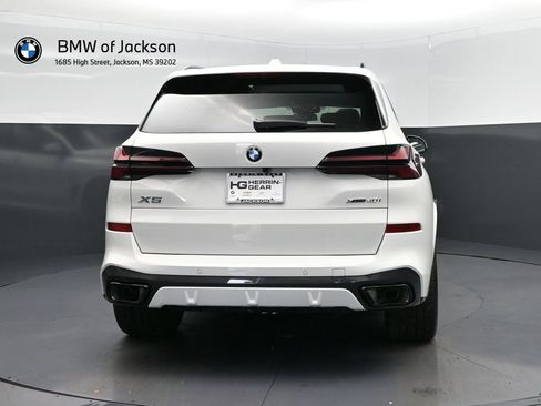 New 2026 BMW X5 xDrive40i w/ M Sport Package AWD/4WD image 6
