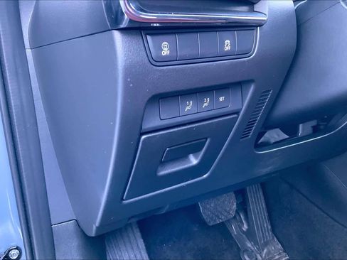 Used 2023 MAZDA MAZDA3 s image 37