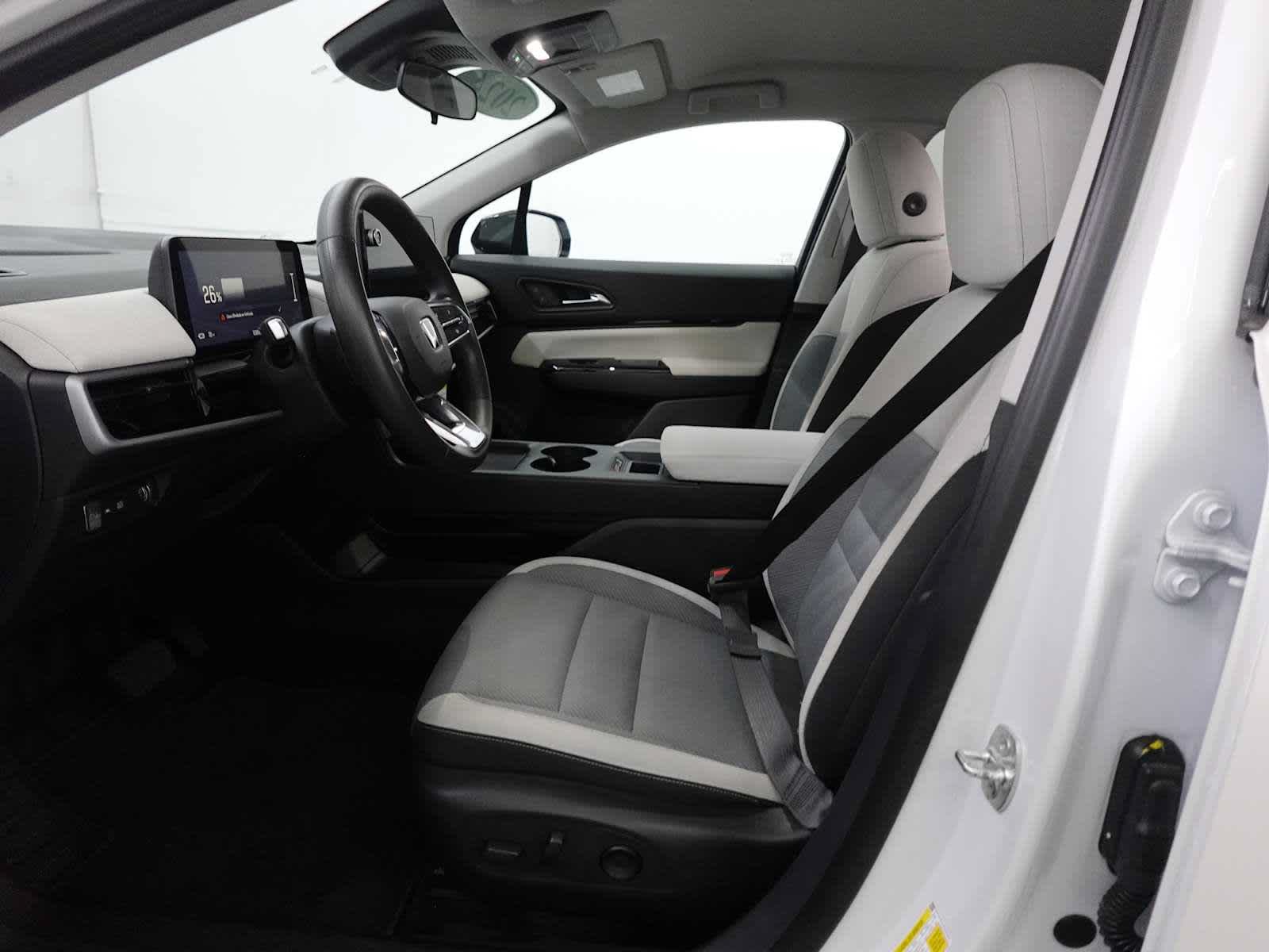 Used 2024 Honda Prologue EX image 12