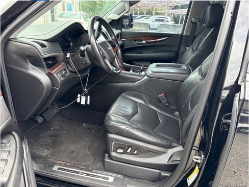 Used 2018 Cadillac Escalade 2WD image 7