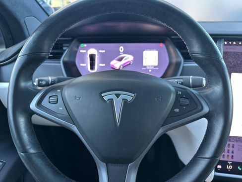 Used 2018 Tesla Model X 100D AWD/4WD image 25