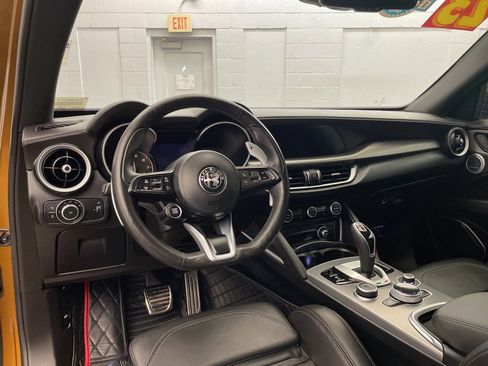Used 2023 Alfa Romeo Stelvio Veloce image 14
