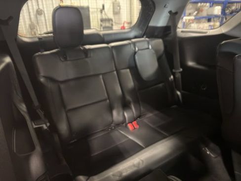 Used 2021 Ford Explorer XLT w/ Equipment Group 202A AWD/4WD image 22