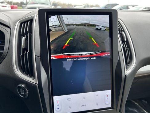 Used 2024 Ford Edge SE image 22