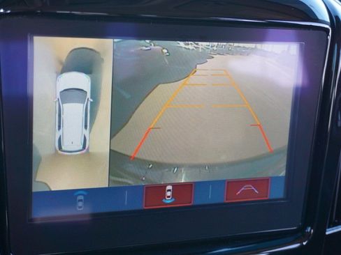 Used 2019 Chevrolet Traverse RS image 18