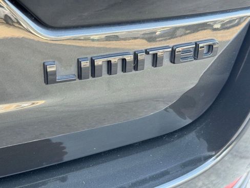 Used 2023 Jeep Grand Cherokee Limited w/ Black Appearance Package image 18