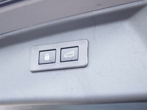 Certified 2025 Subaru Outback Limited AWD/4WD image 4