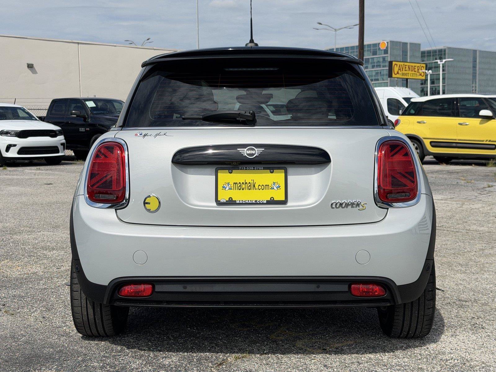 Used 2023 MINI Cooper SE FWD image 4