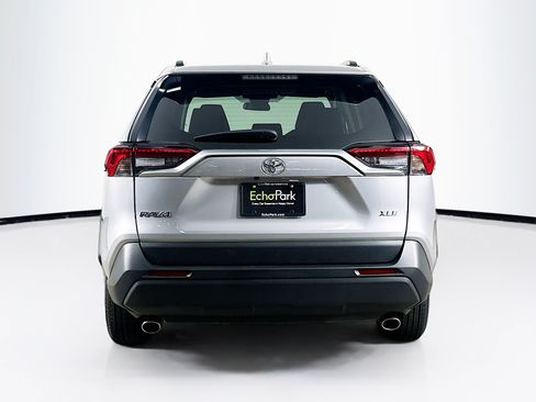 Used 2025 Toyota RAV4 XLE FWD image 7