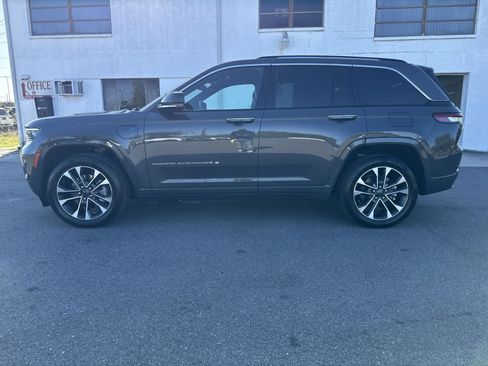 Used 2022 Jeep Grand Cherokee Overland AWD/4WD image 4