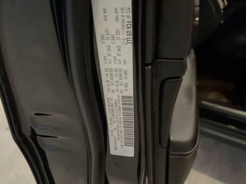 Used 2017 Jeep Grand Cherokee Limited image 28