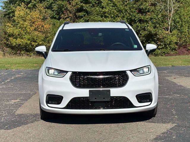 Used 2023 Chrysler Pacifica Touring-L w/ S Appearance Package FWD image 35