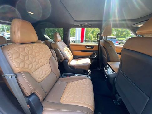 Certified 2025 Nissan Armada Platinum Reserve AWD/4WD image 21