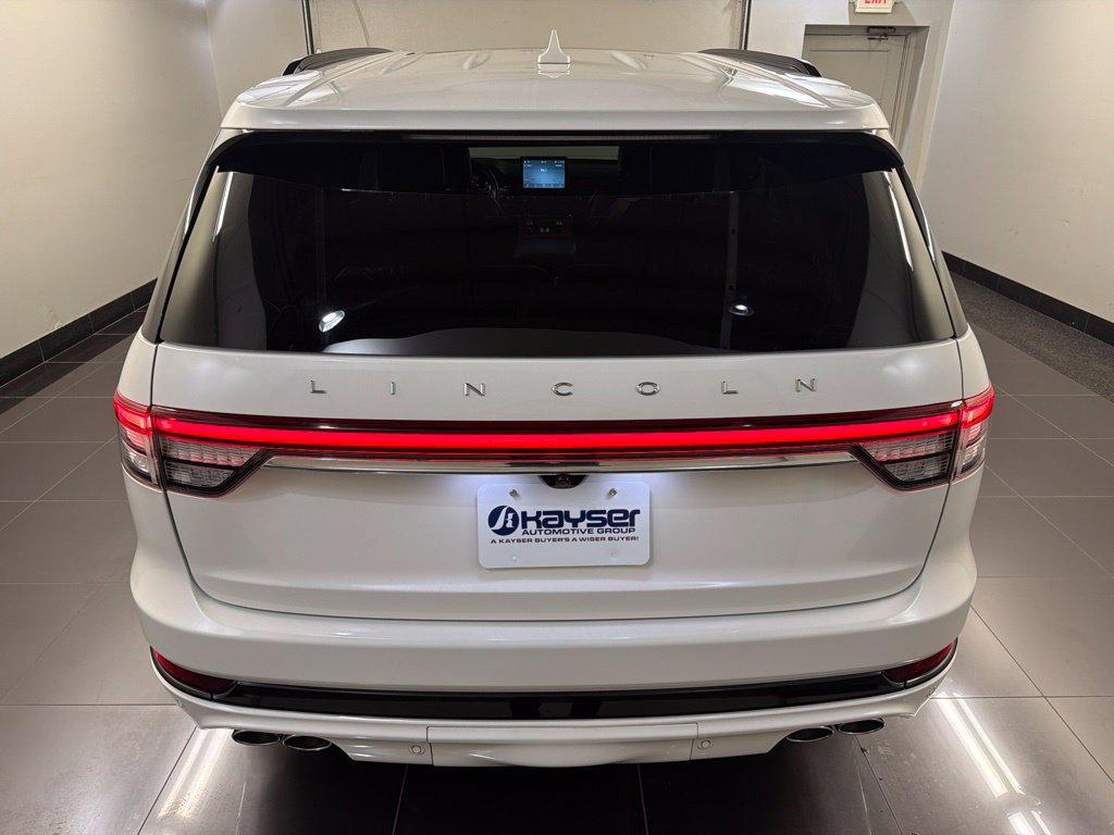 Used 2023 Lincoln Aviator Reserve w/ Equipment Group 201A AWD/4WD image 5