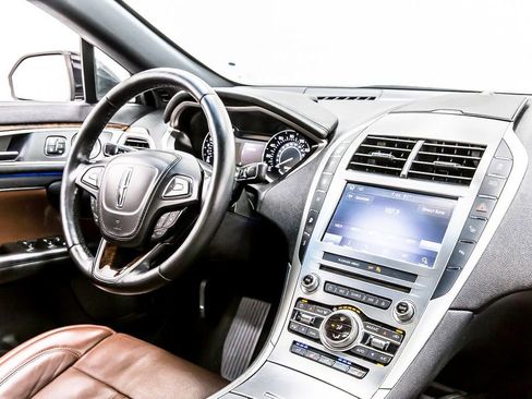 Used 2020 Lincoln MKZ Reserve w/ Monochromatic Package FWD image 20