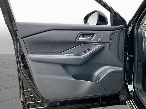 Used 2025 Nissan Rogue SV FWD image 22