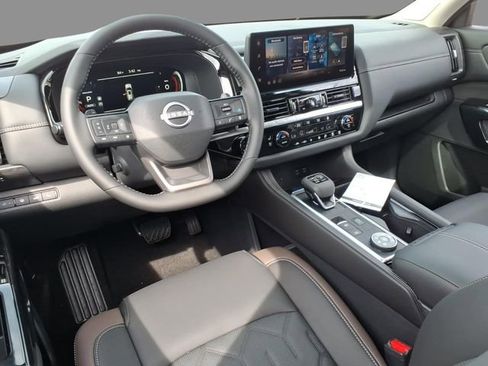 New 2026 Nissan Pathfinder Platinum AWD/4WD image 6