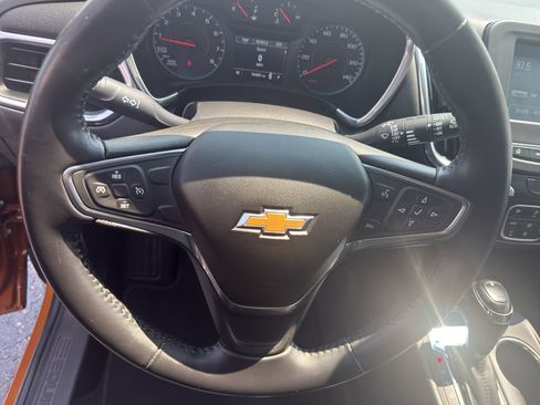 Used 2018 Chevrolet Equinox LT AWD/4WD image 16
