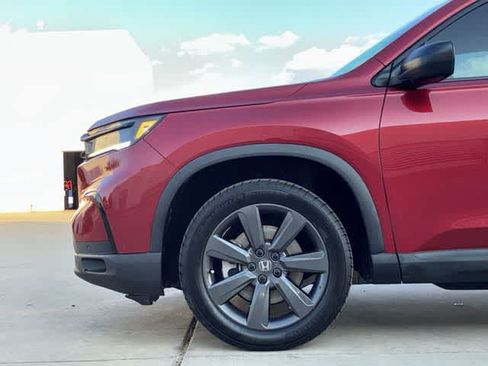 Used 2023 Honda Pilot Sport image 14