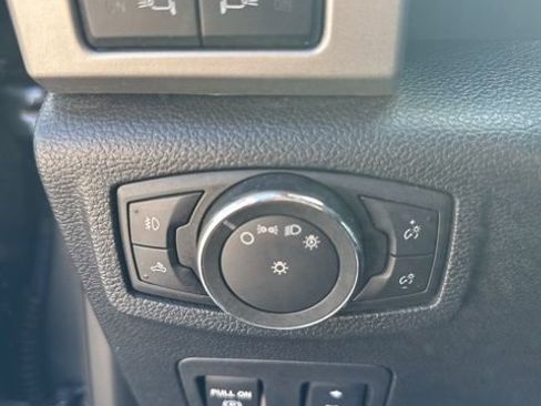 Used 2015 Ford F150 Lariat AWD/4WD image 39