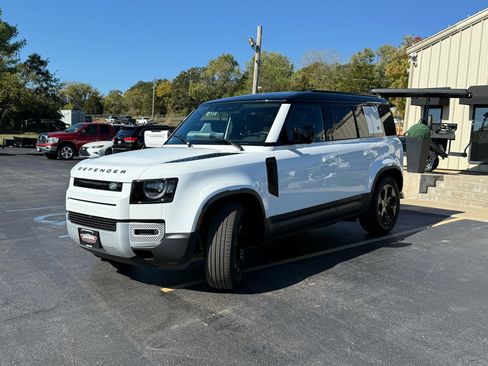 Used 2024 Land Rover Defender 110 S image 7