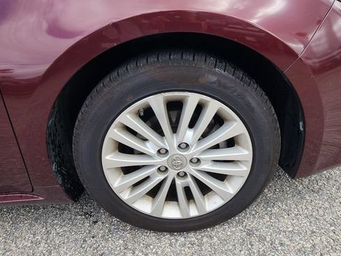 Used 2014 Toyota Avalon Limited w/ Technology Package FWD image 11