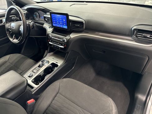 Used 2020 Ford Explorer XLT w/ Comfort Package AWD/4WD image 43