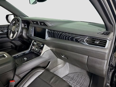 Used 2023 GMC Yukon Denali image 32