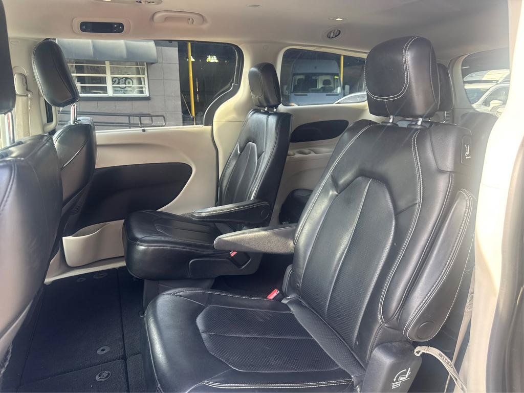 Used 2020 Chrysler Voyager Lxi FWD image 10