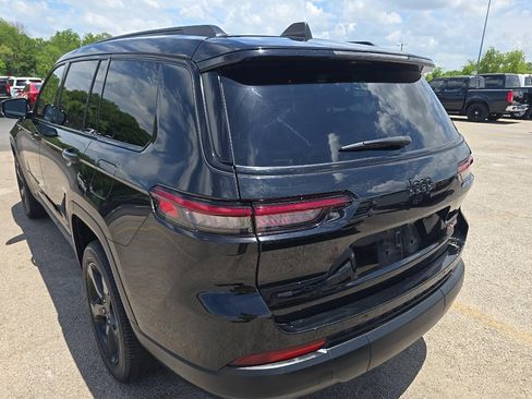 Used 2023 Jeep Grand Cherokee L Laredo AWD/4WD image 3