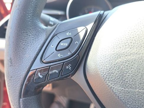 Used 2019 Toyota C-HR LE FWD image 20