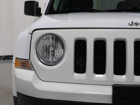 Used 2017 Jeep Patriot High Altitude AWD/4WD image 15