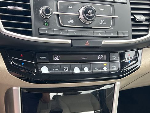 Used 2016 Honda Accord LX image 19