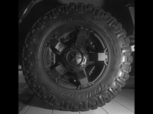 Used 2012 Jeep Wrangler Unlimited Rubicon w/ Connectivity Group AWD/4WD image 26