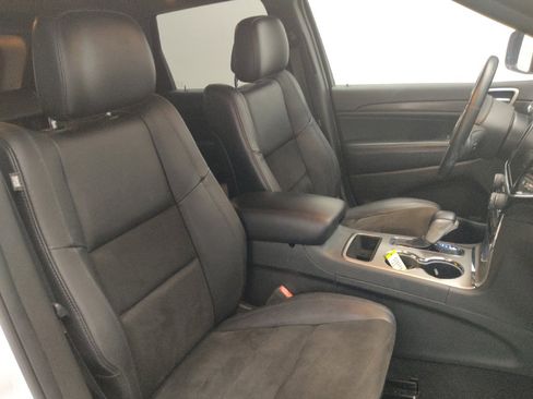 Used 2019 Jeep Grand Cherokee Altitude RWD image 21