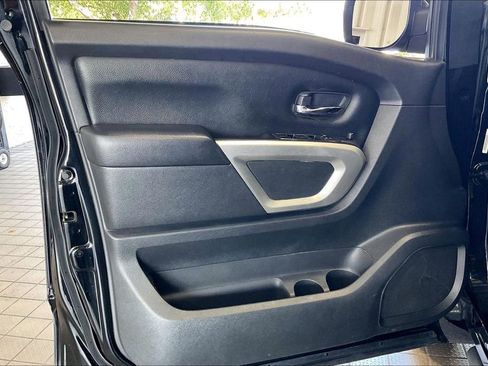 Used 2022 Nissan Titan SV w/ Accessory Utility Package RWD image 2