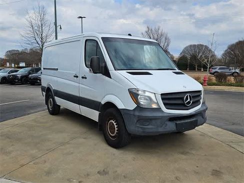 Used 2015 Mercedes-Benz Sprinter 2500 image 3