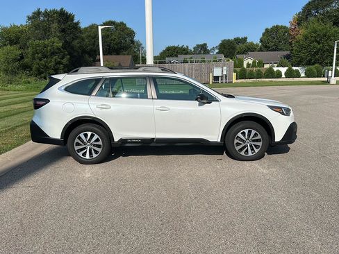 Used 2022 Subaru Outback AWD/4WD image 2
