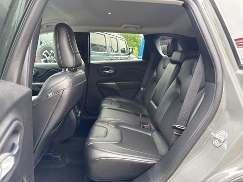Used 2020 Jeep Cherokee Latitude Plus FWD image 12