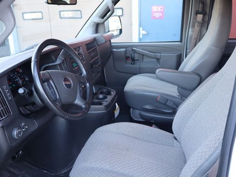 Used 2023 GMC Savana 3500 LS image 7