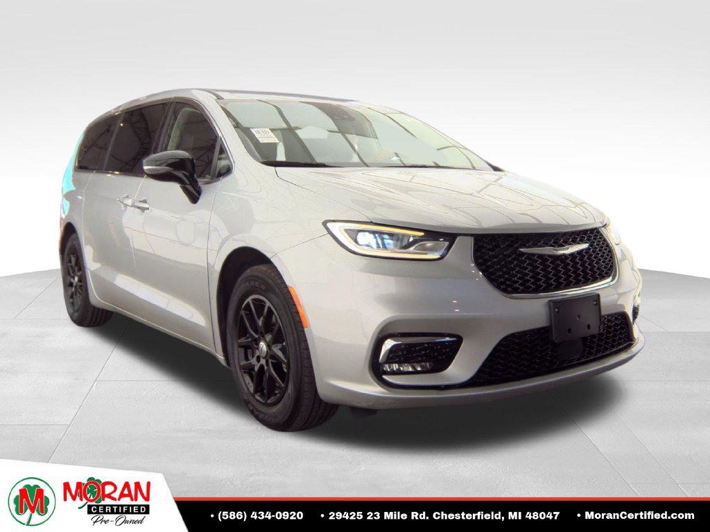 Used 2024 Chrysler Pacifica Touring-L FWD image 4