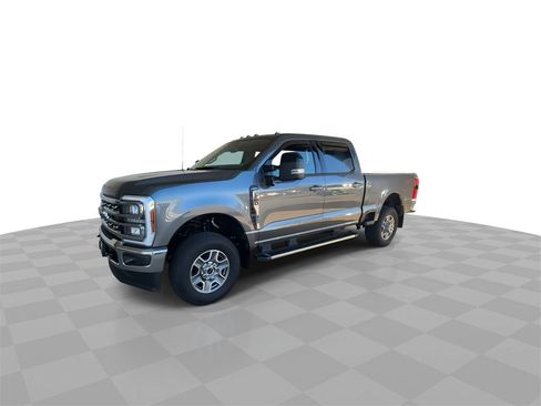 Used 2025 Ford F250 Lariat image 4