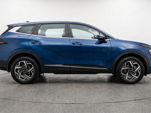 Used 2025 Kia Sportage LX AWD/4WD image 11